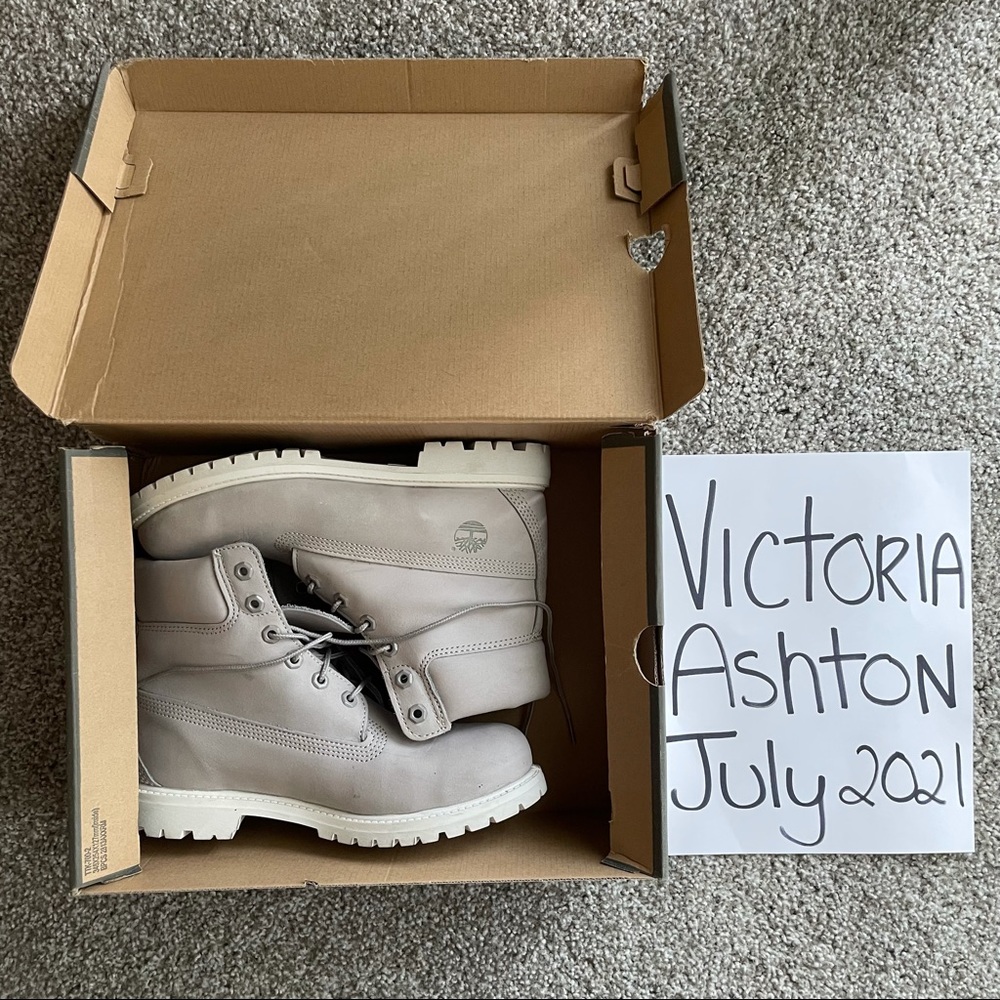 Timberlands (Size 9)